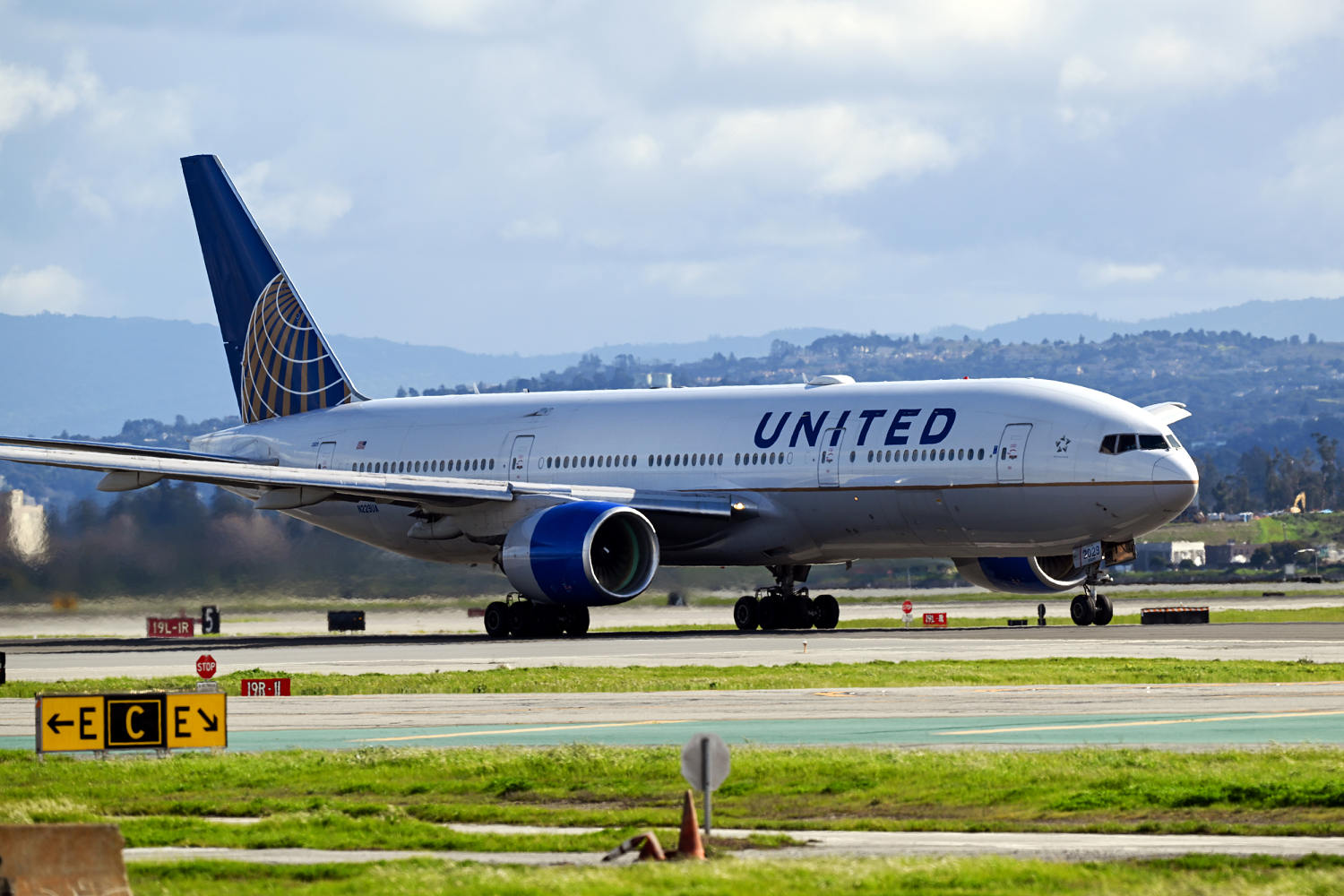 Passenger video shows flames shoot out of United Airlines engine midflight 