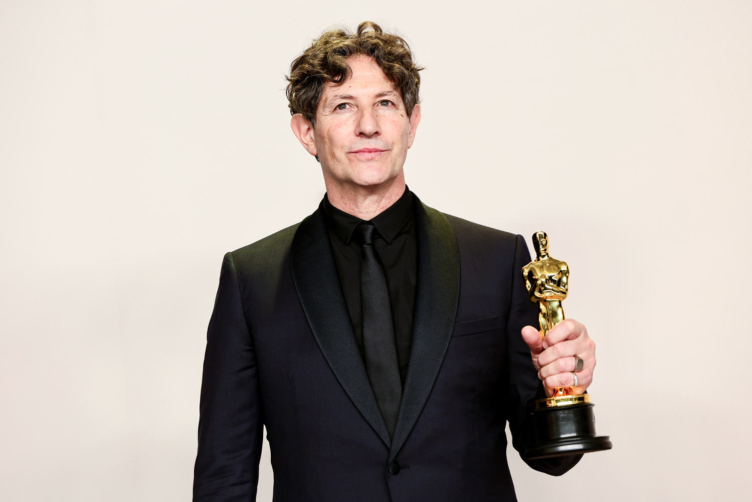 Jonathan Glazer condemns violence in Gaza and Israel in Oscars speech