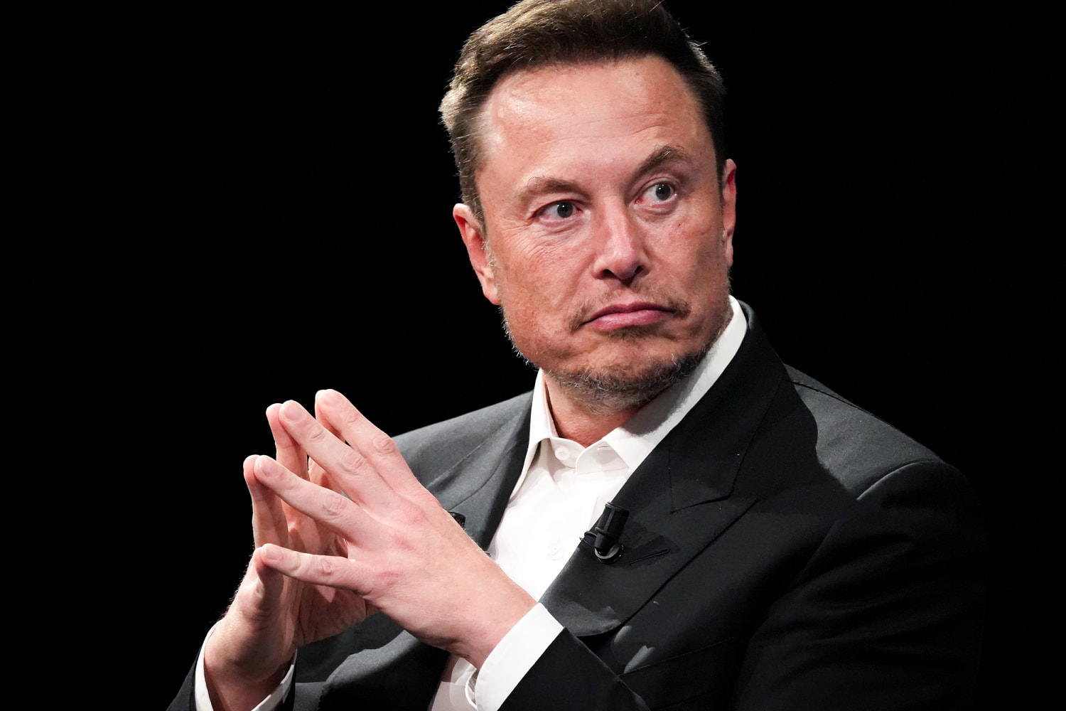 Elon Musk is fighting Australia to keep a stabbing video up on X