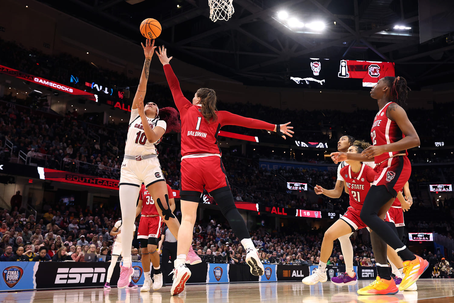 South Carolina opens up big lead over NC State in third quarter of Final Four matchup