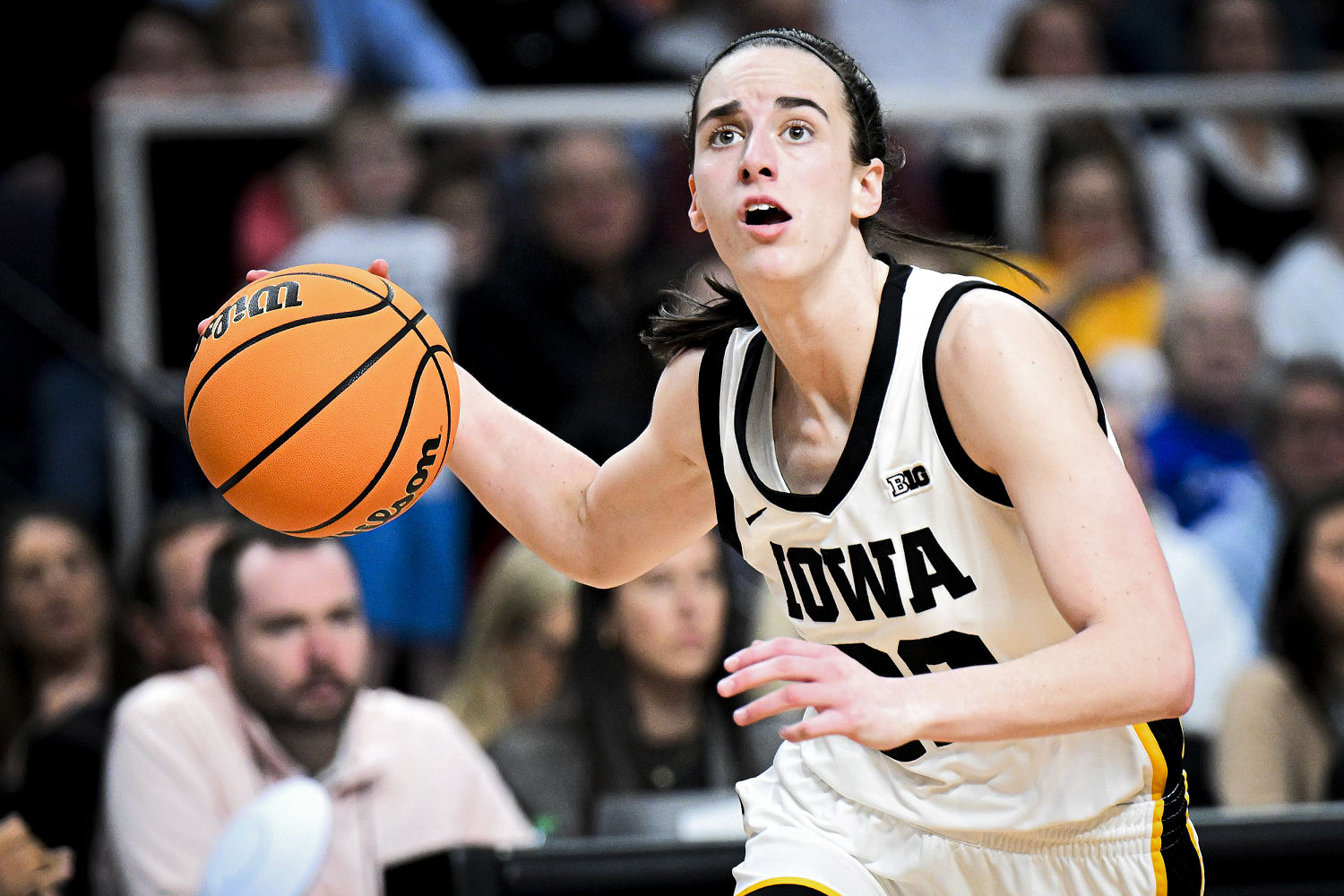 Women's college basketball championship expected to set new viewership records amid Caitlin Clark mania