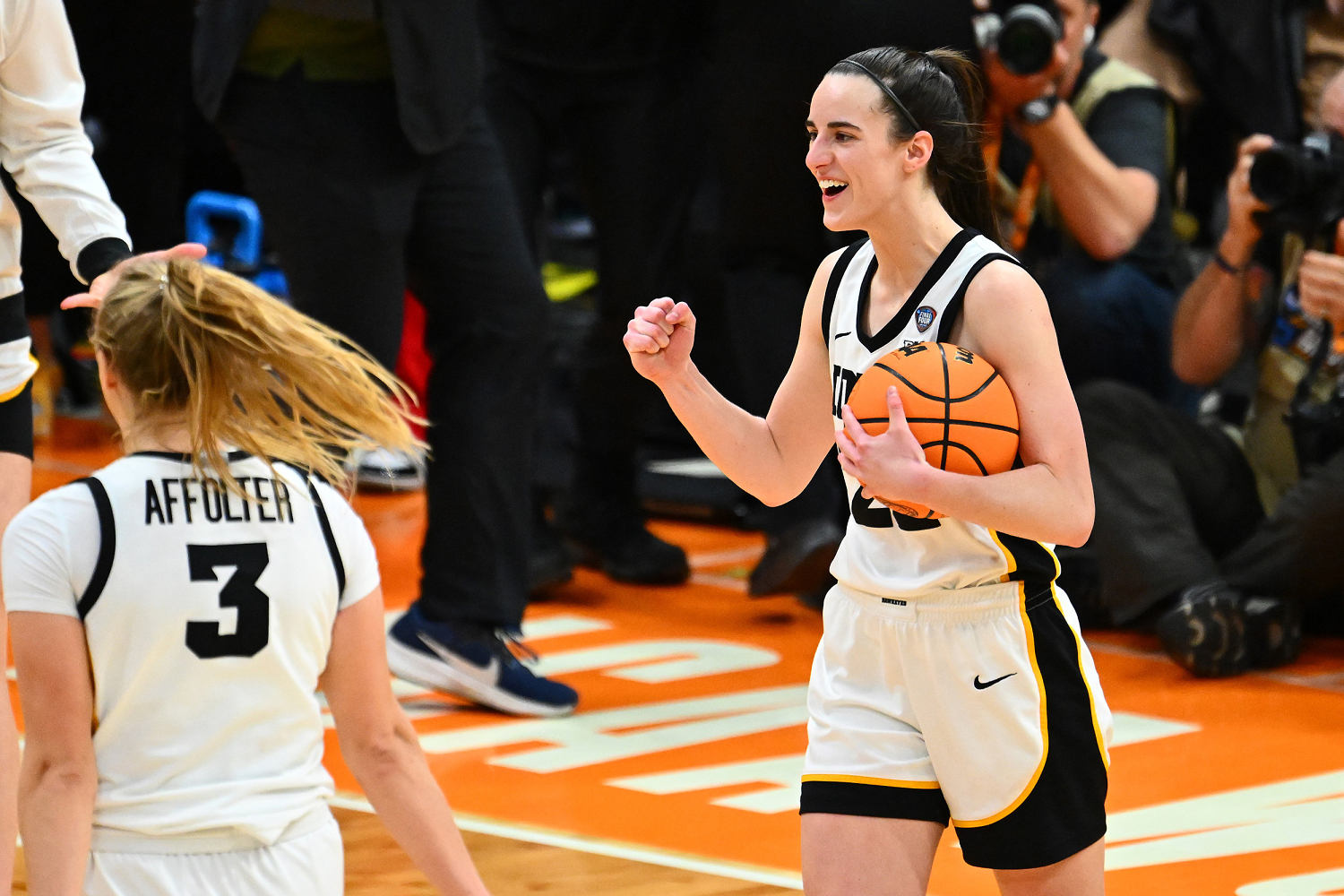 Iowa beats UConn 71-69 to face undefeated South Carolina in NCAA championship