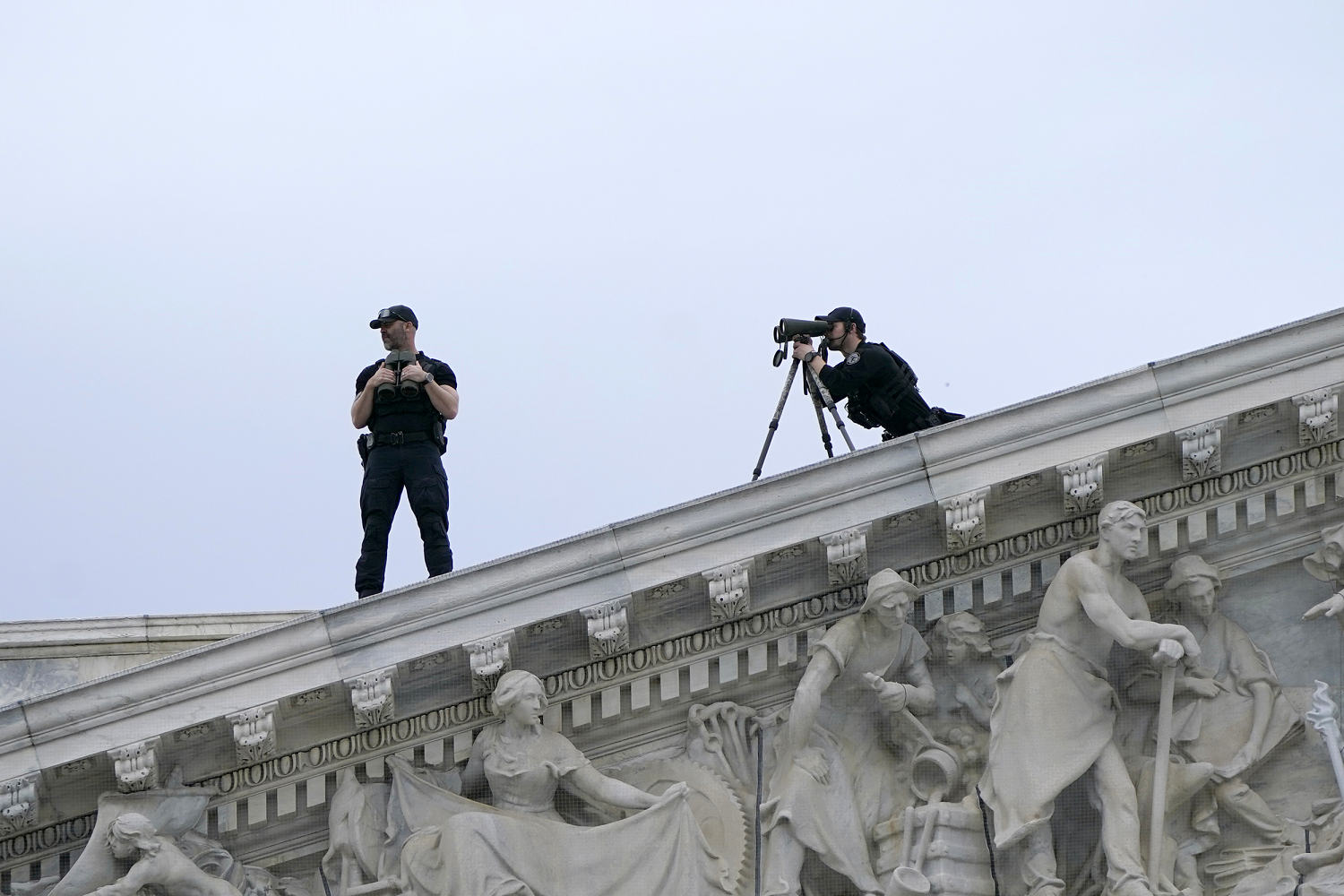 U.S. Capitol Police hire prosecutors to investigate threats against lawmakers