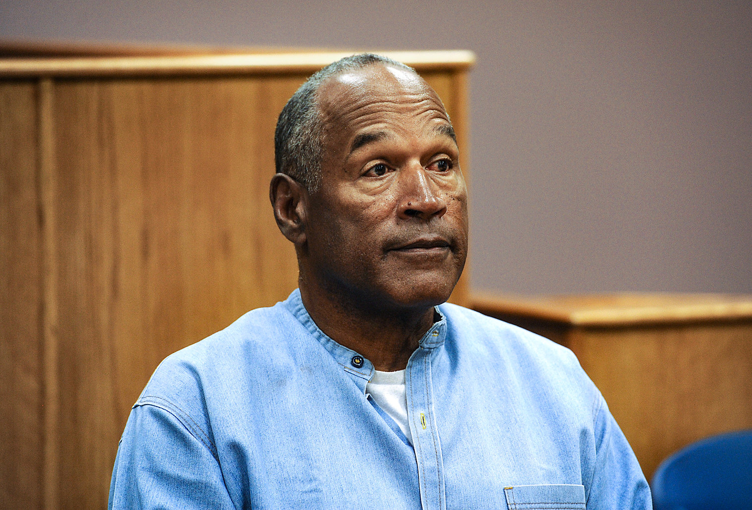 O.J. Simpson was chilling with a beer on a couch two weeks before he died, lawyer says