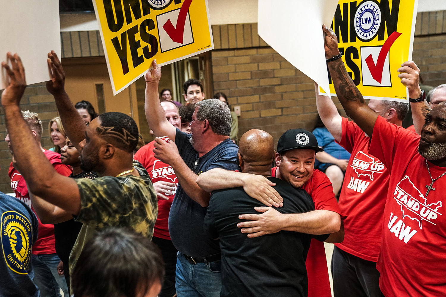 Auto workers just scored a huge victory — and Republicans are furious