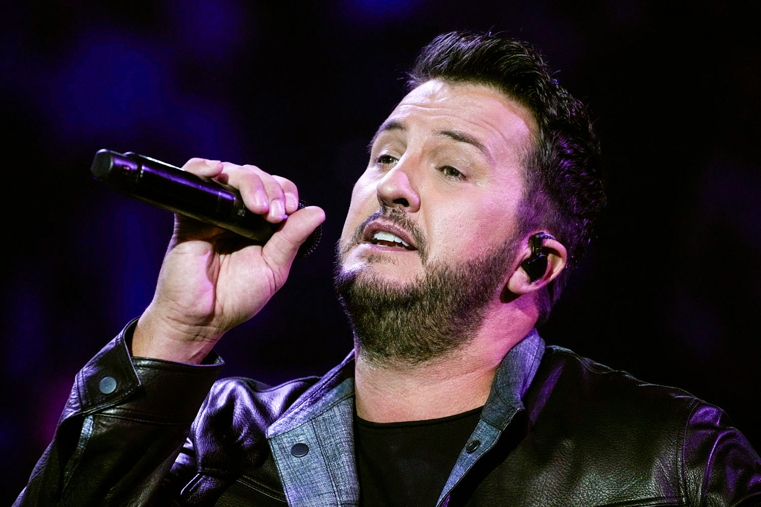Luke Bryan slips on phone midshow — and fans praise him for 'grace and even humor'