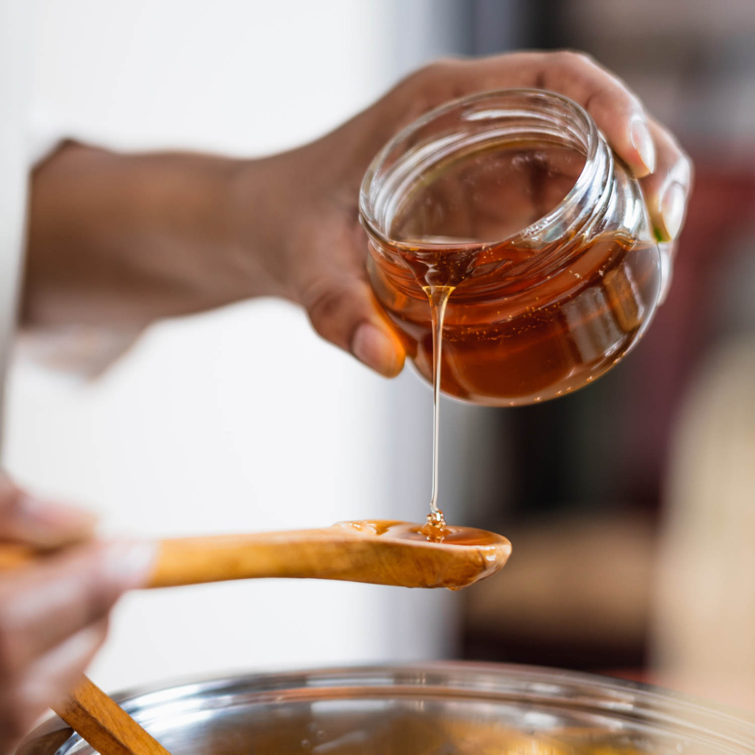 Can honey treat seasonal allergies?