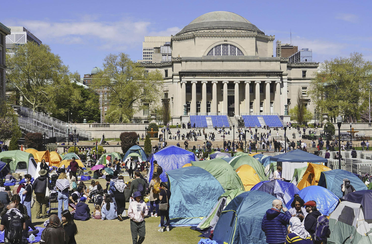 Columbia protest at a stalemate as students remain camped on lawn