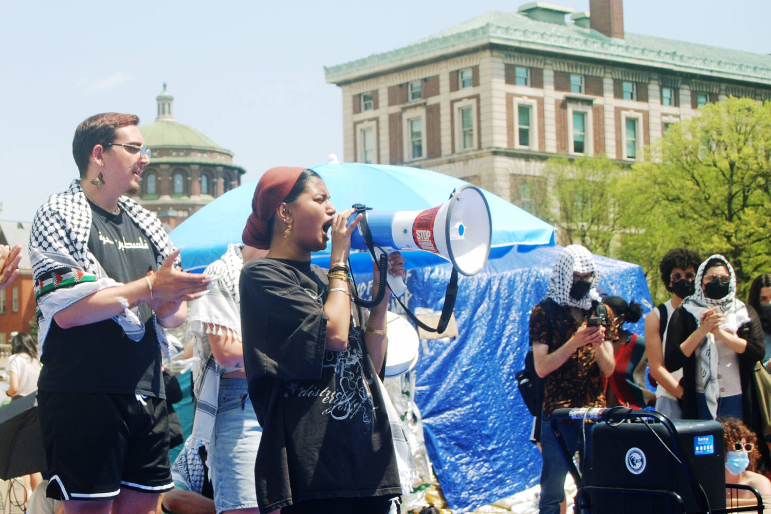 Student protestors defy Columbia University's deadline to vacate campus or face suspension