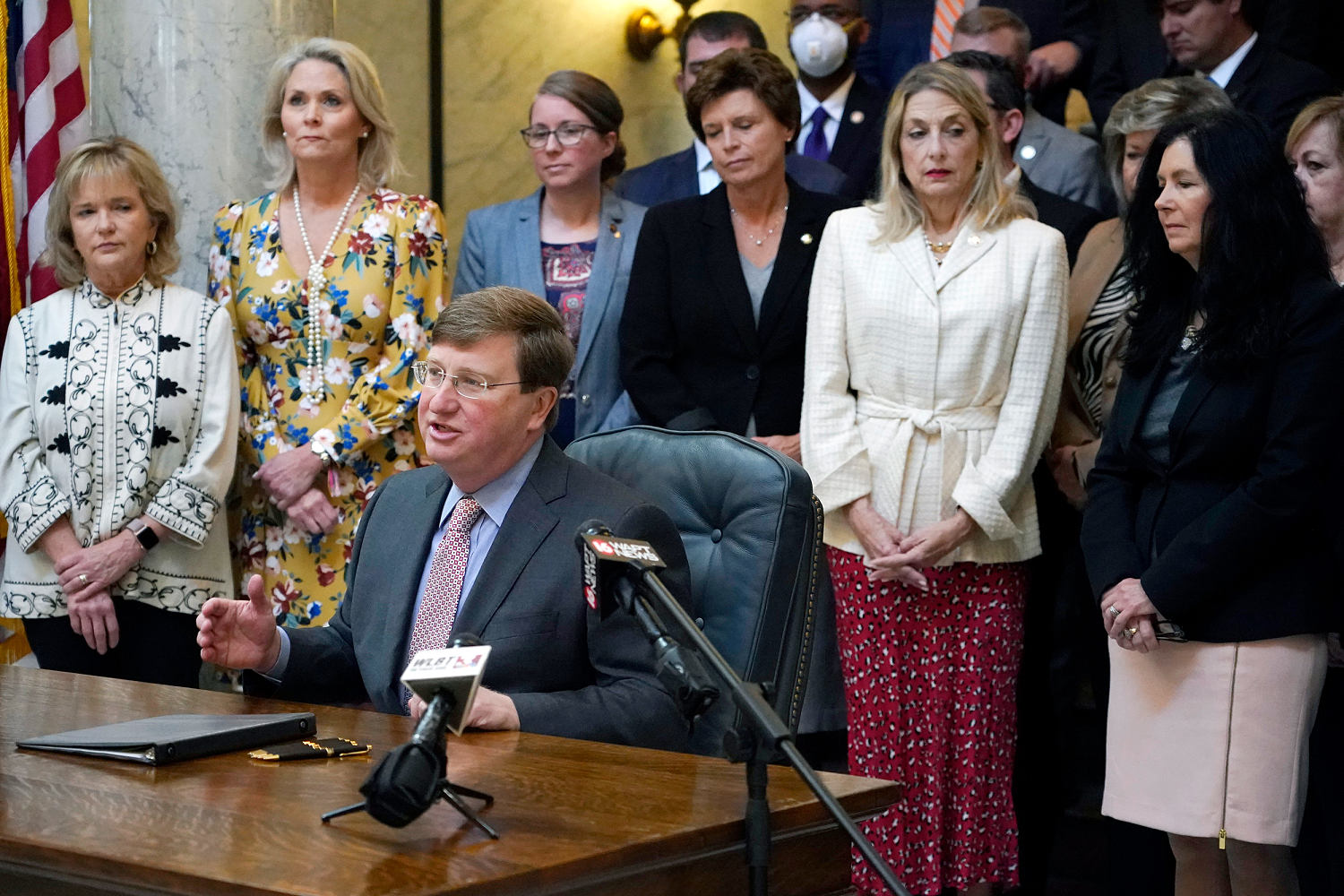 Mississippi lawmakers quietly kill bills to restrict legal recognition of trans people