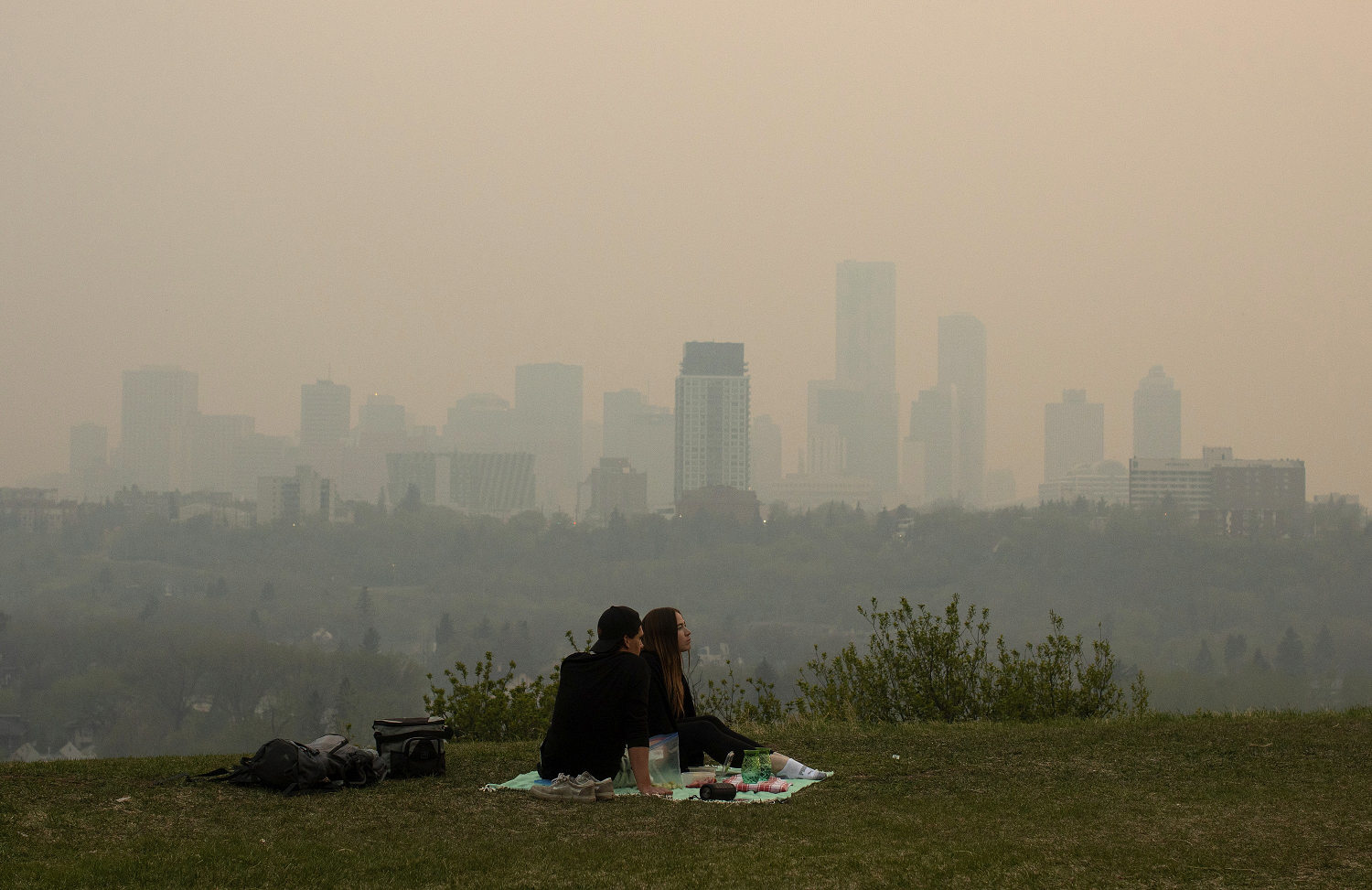 Thousands forced to evacuate as wildfire sweeps through Canada‘s British Columbia