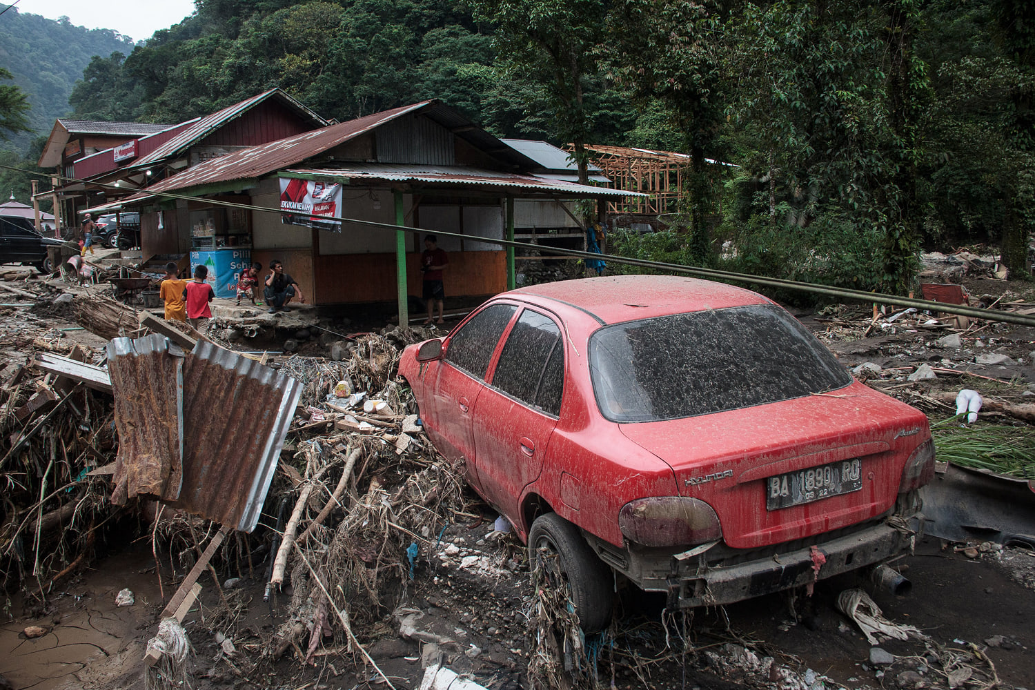 Floods kill 37 in Indonesia's West Sumatra