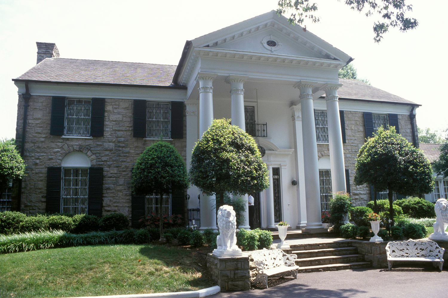 Mystery at center of Graceland sale and Kouri Richins speaks from jail: Morning Rundown