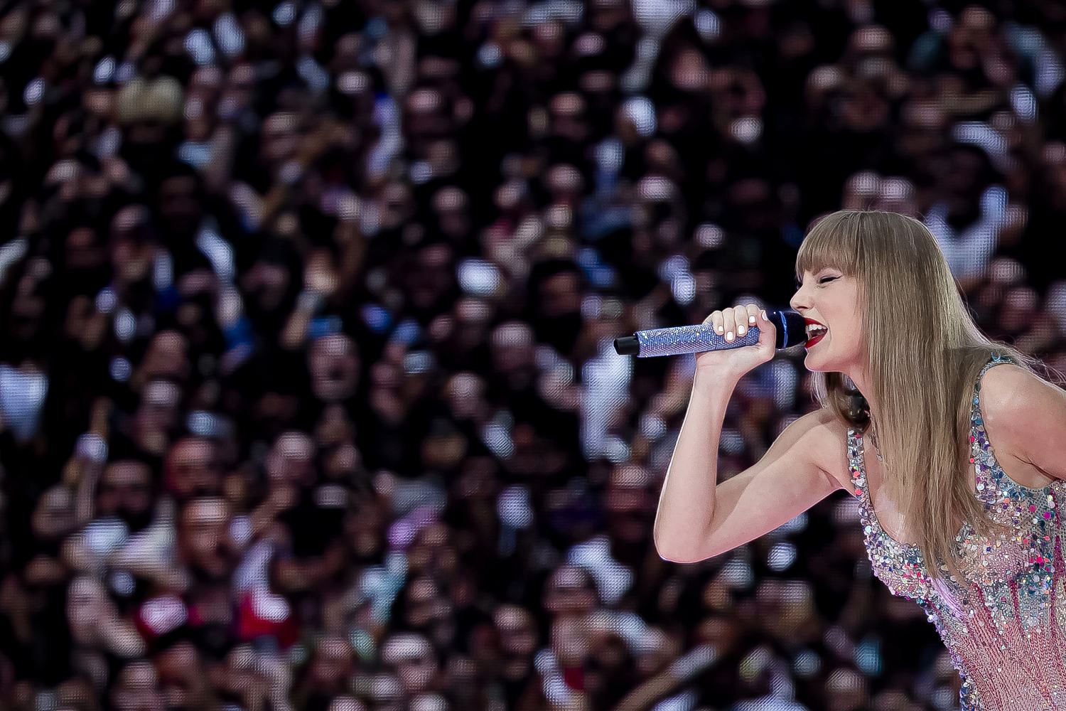 A growing number of Swifties are calling on Taylor Swift to break her silence on Gaza