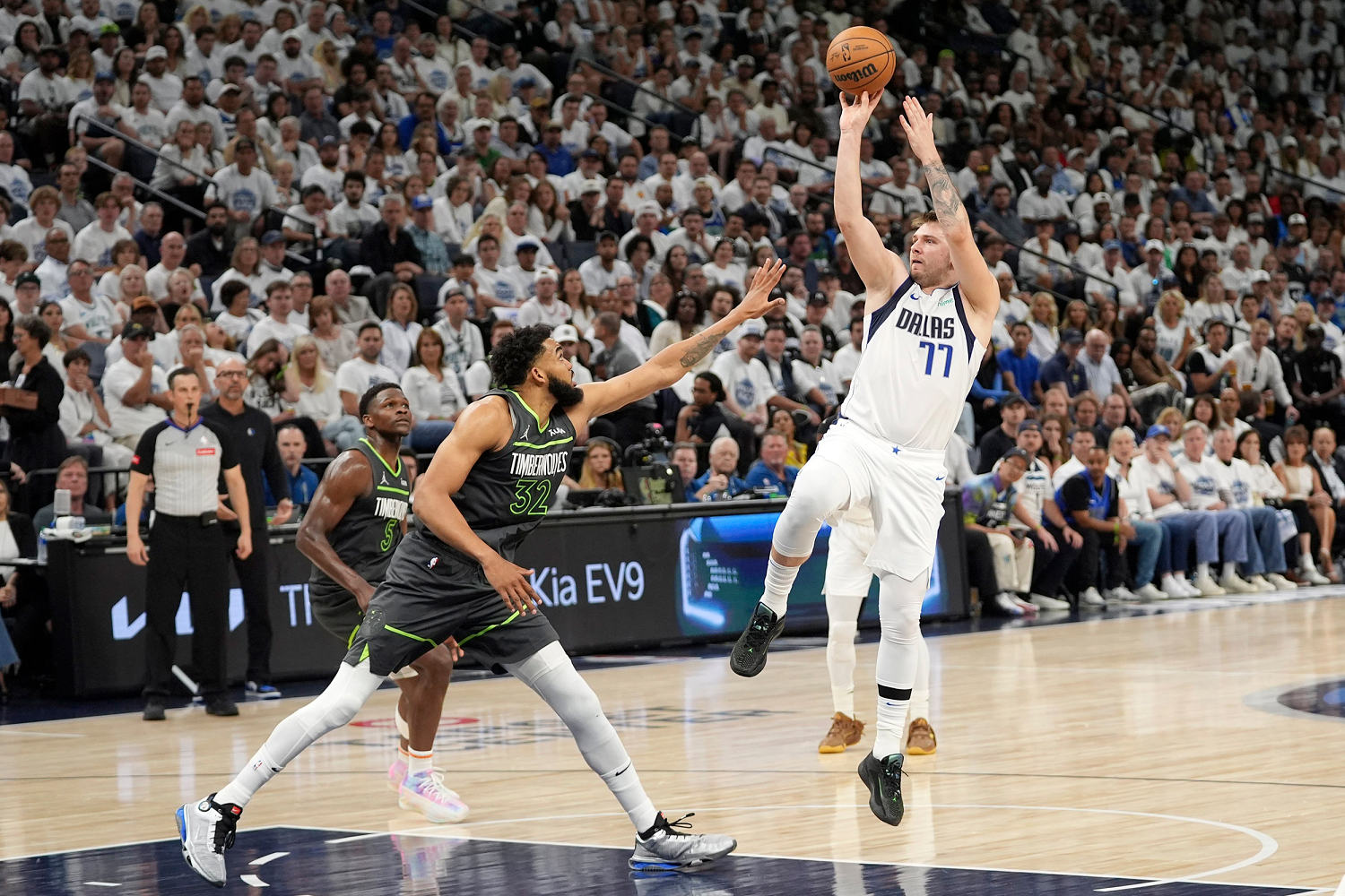 Doncic drops 36 points to push Mavericks to NBA Finals with 124-103 win over Timberwolves