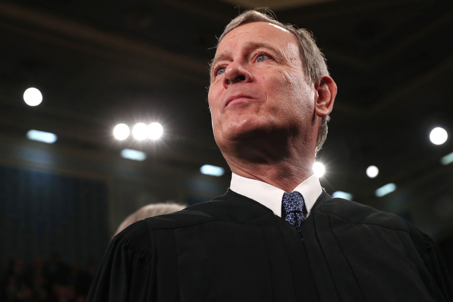Chief Justice Roberts declines to meet with Democrats on ethics concerns amid Alito flag flap