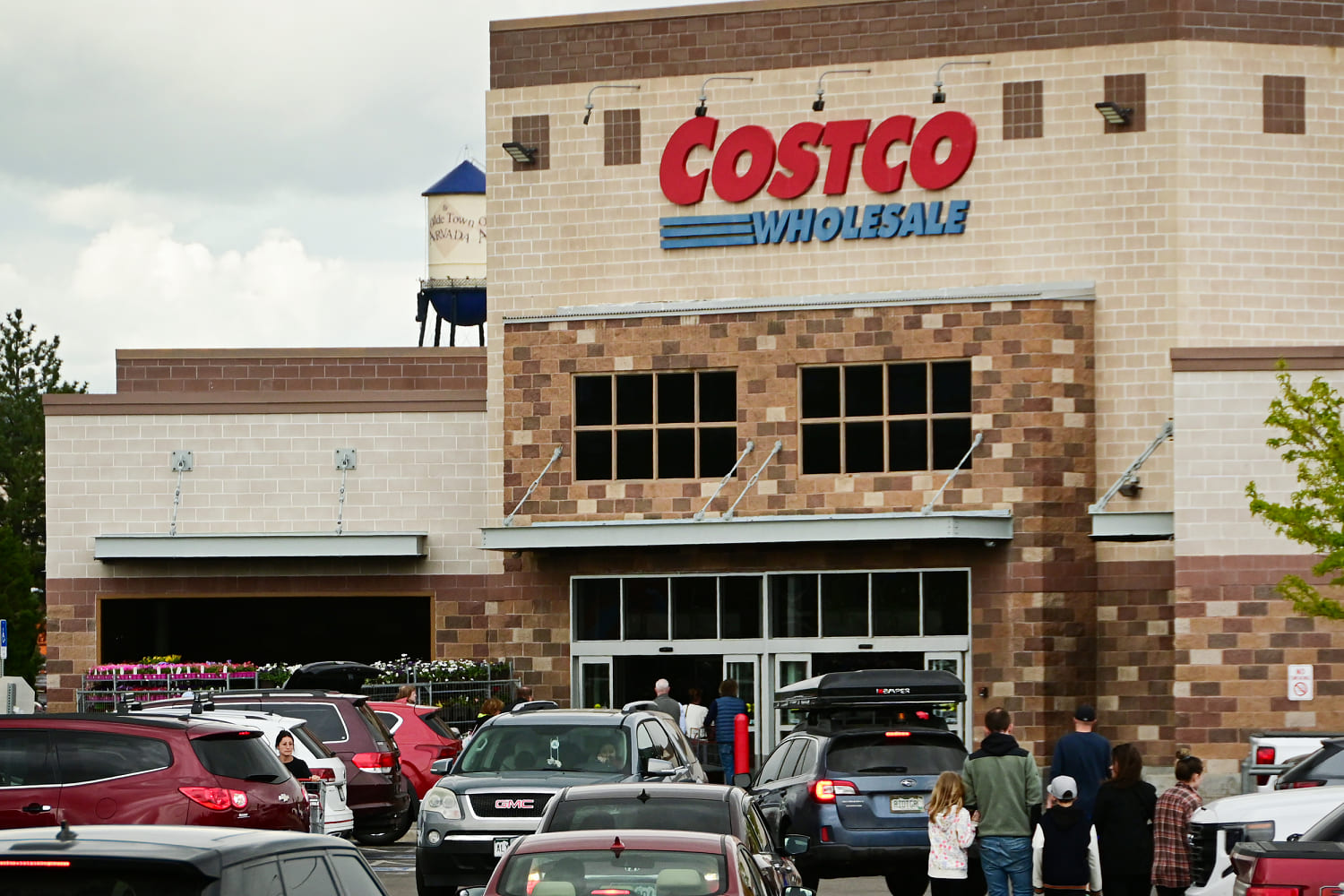 Costco says gold buyers are helping drive up its online sales
