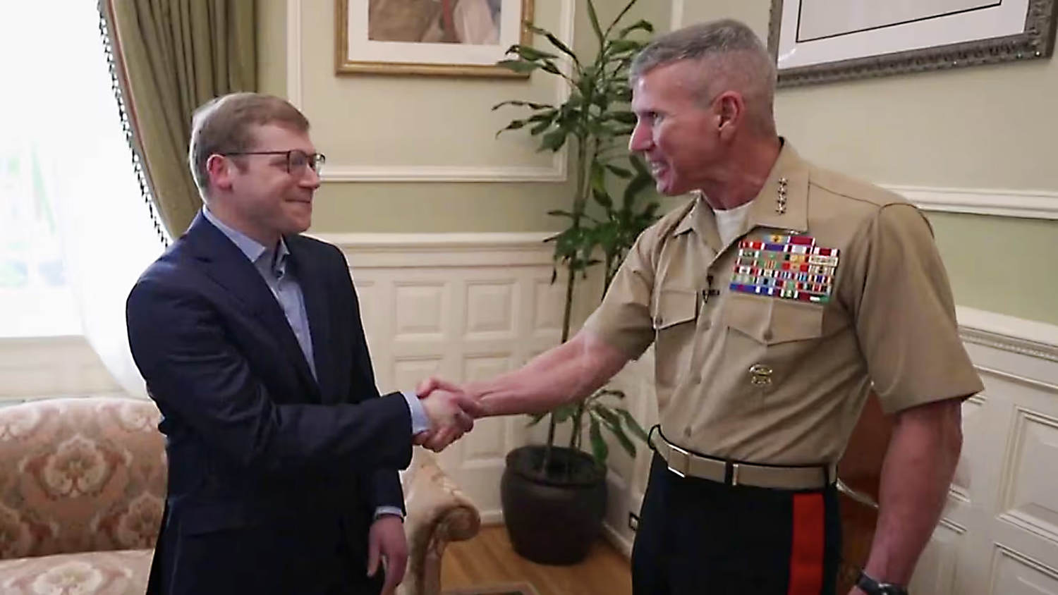 Marine details moment his heart stopped while out on a run — and how a stranger saved his life