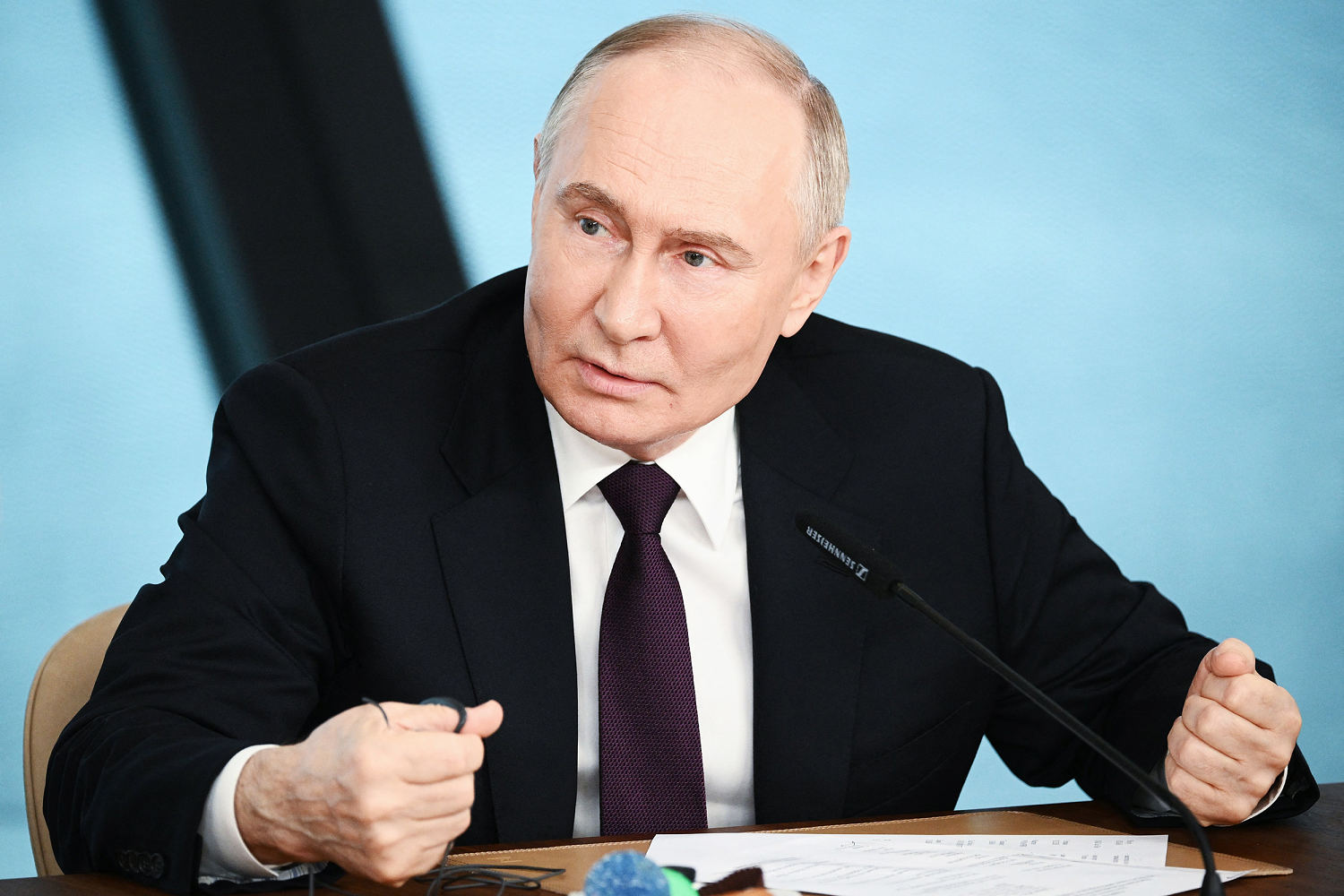 Putin warns he could provide weapons to attack the West and issues new nuclear threat
