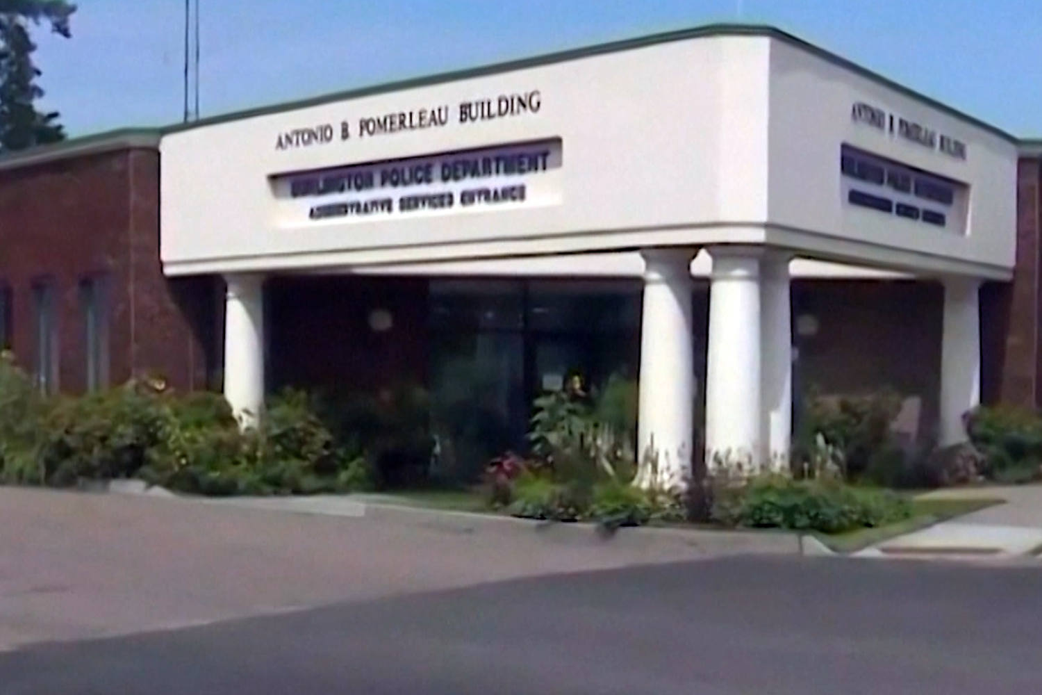 Police department apologizes after terrifying students with mock shooting using fake guns
