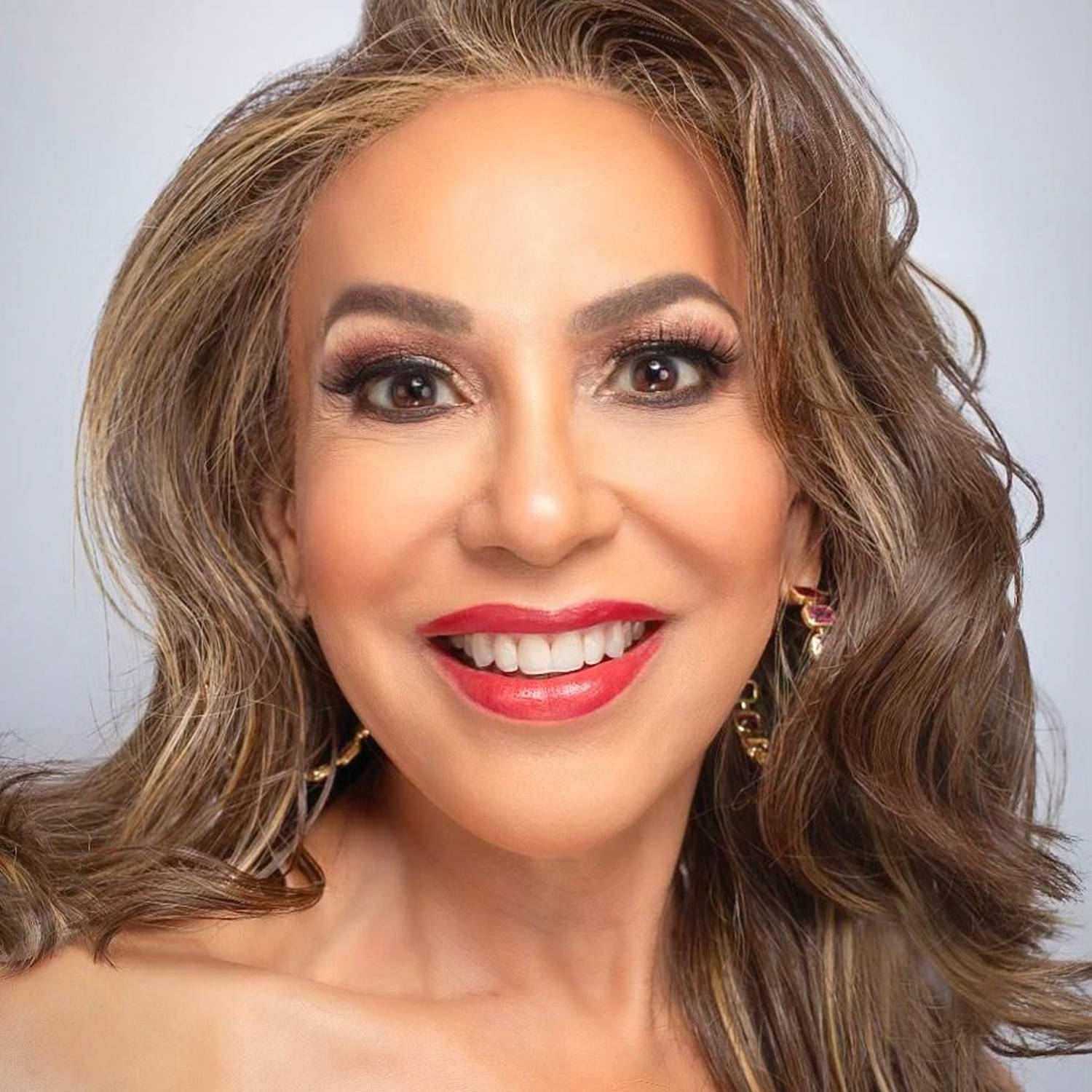 71-year-old woman makes history as oldest woman to compete for Miss Texas USA