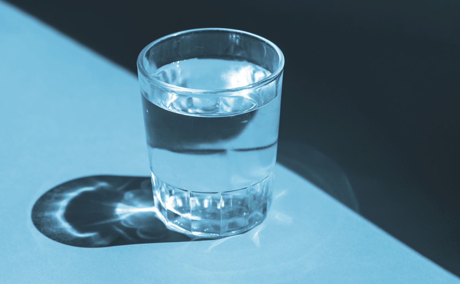 5 tips to rehydrate quickly after a workout or in hot temperatures, from a dietitian