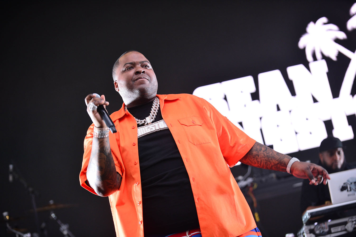 Sean Kingston booked into Florida jail, where he and mother are charged with $1M in fraud