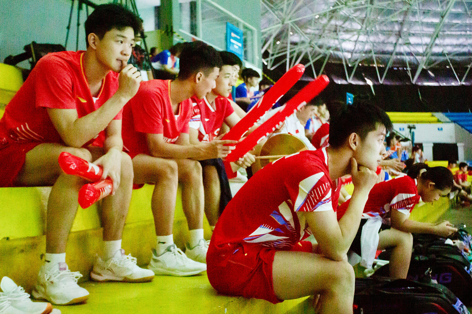 17-year-old Chinese badminton player collapses on court and dies, medical response time decried 