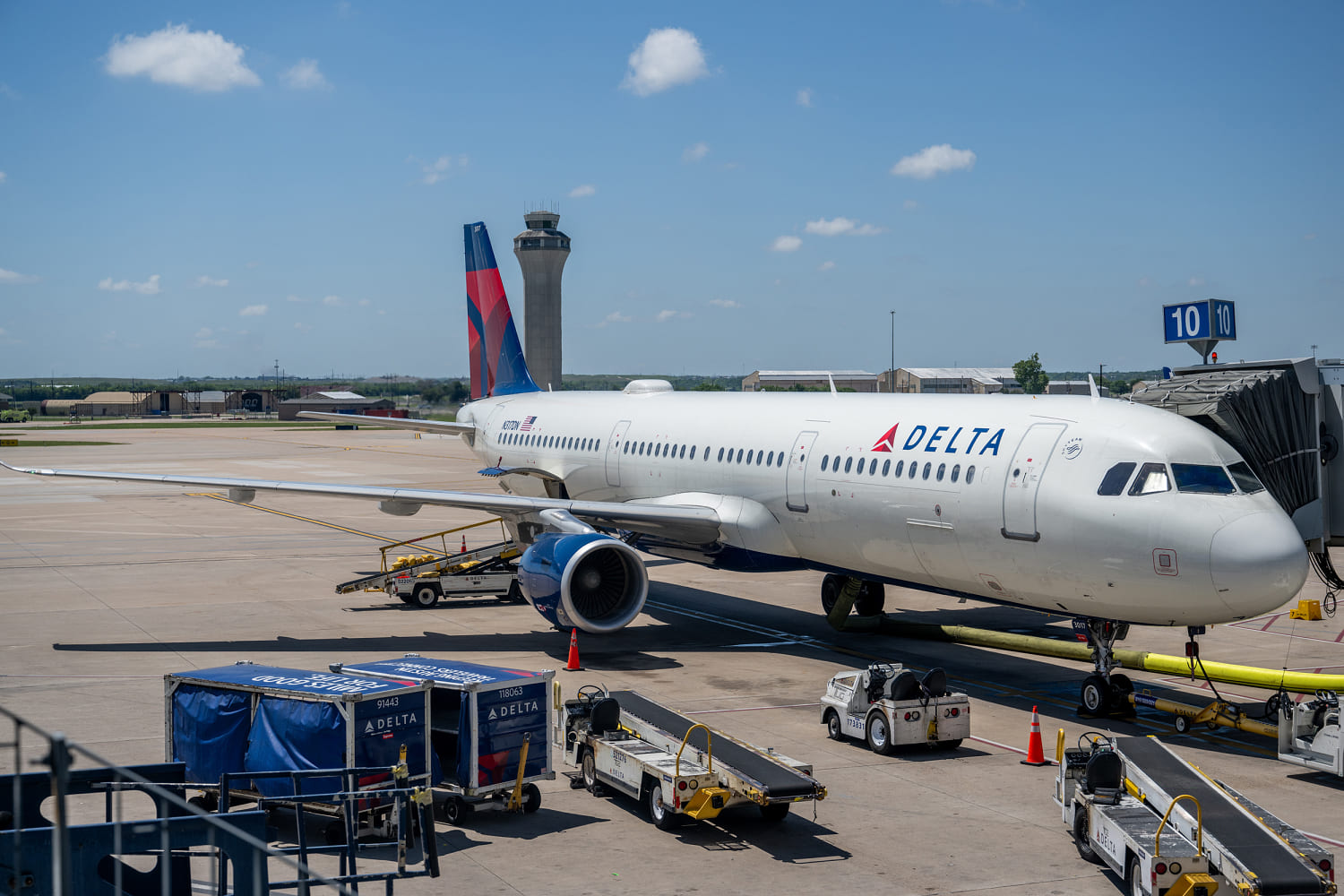 Delta flight diverts to New York after passengers are served spoiled food