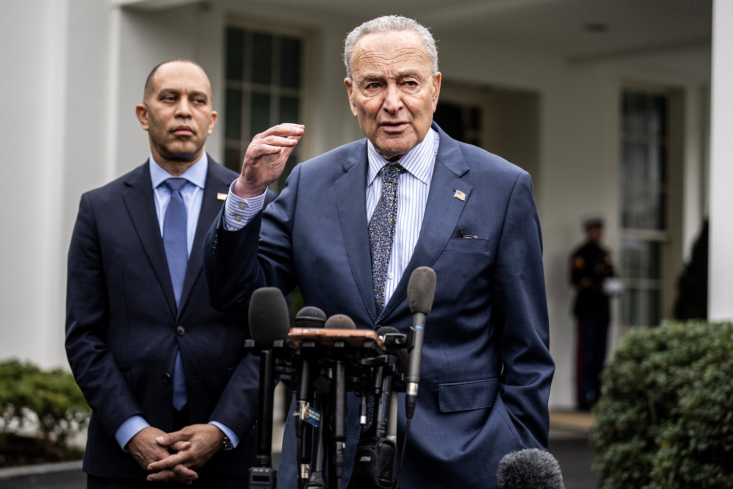 Democratic leaders Chuck Schumer and Hakeem Jeffries endorse Harris for president