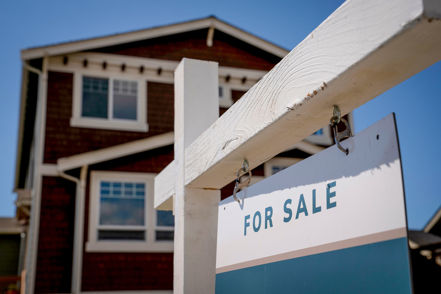 June home sales slump as median sales price rises to $426,900