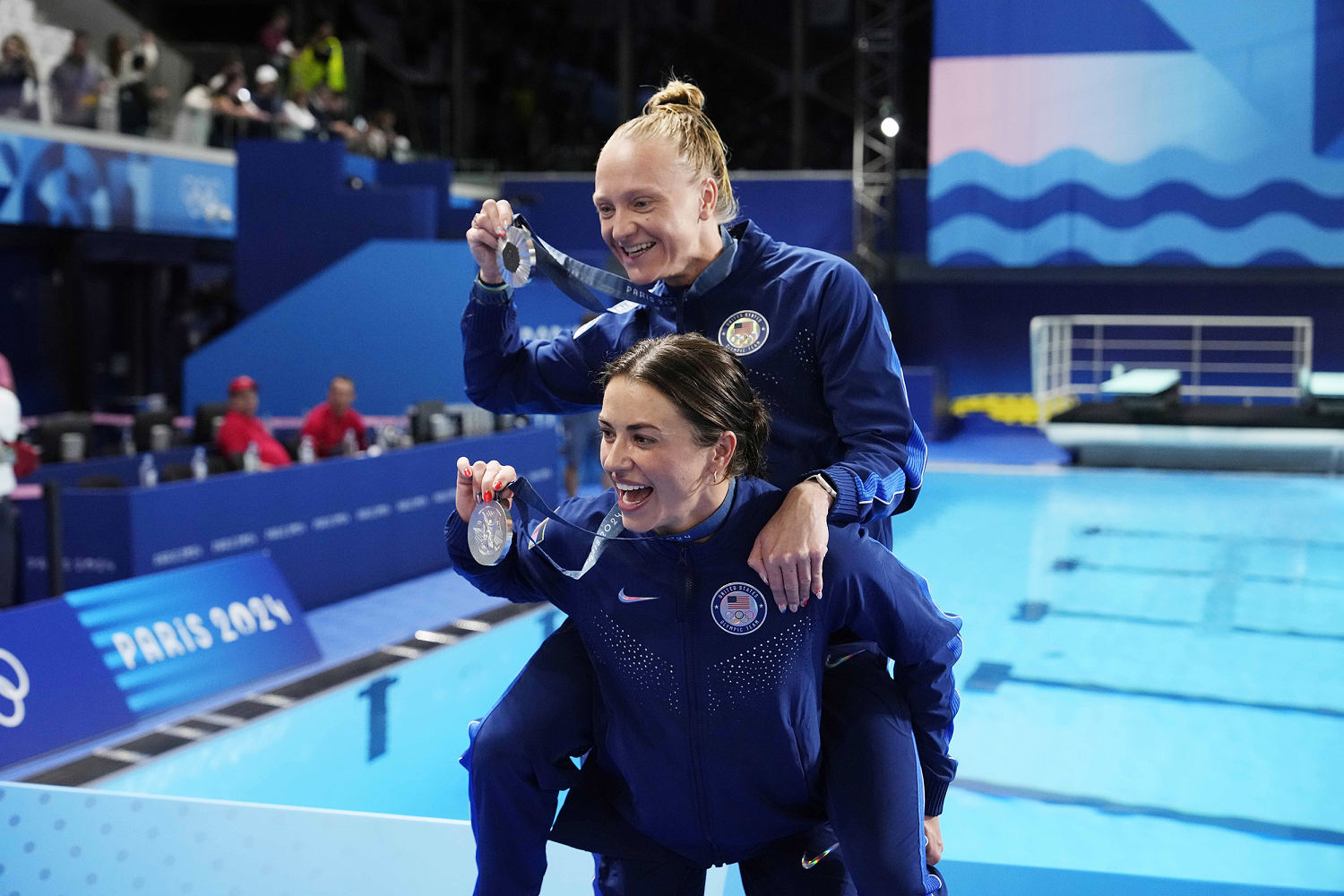 Synchronized divers Sarah Bacon and Kassidy Cook serve up first U.S. medals 