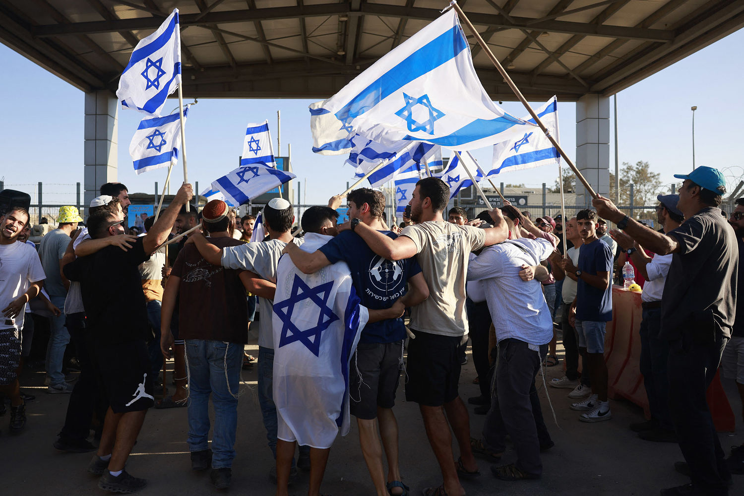 Israelis storm bases to protest detained soldiers after alleged abuse of Palestinian prisoners