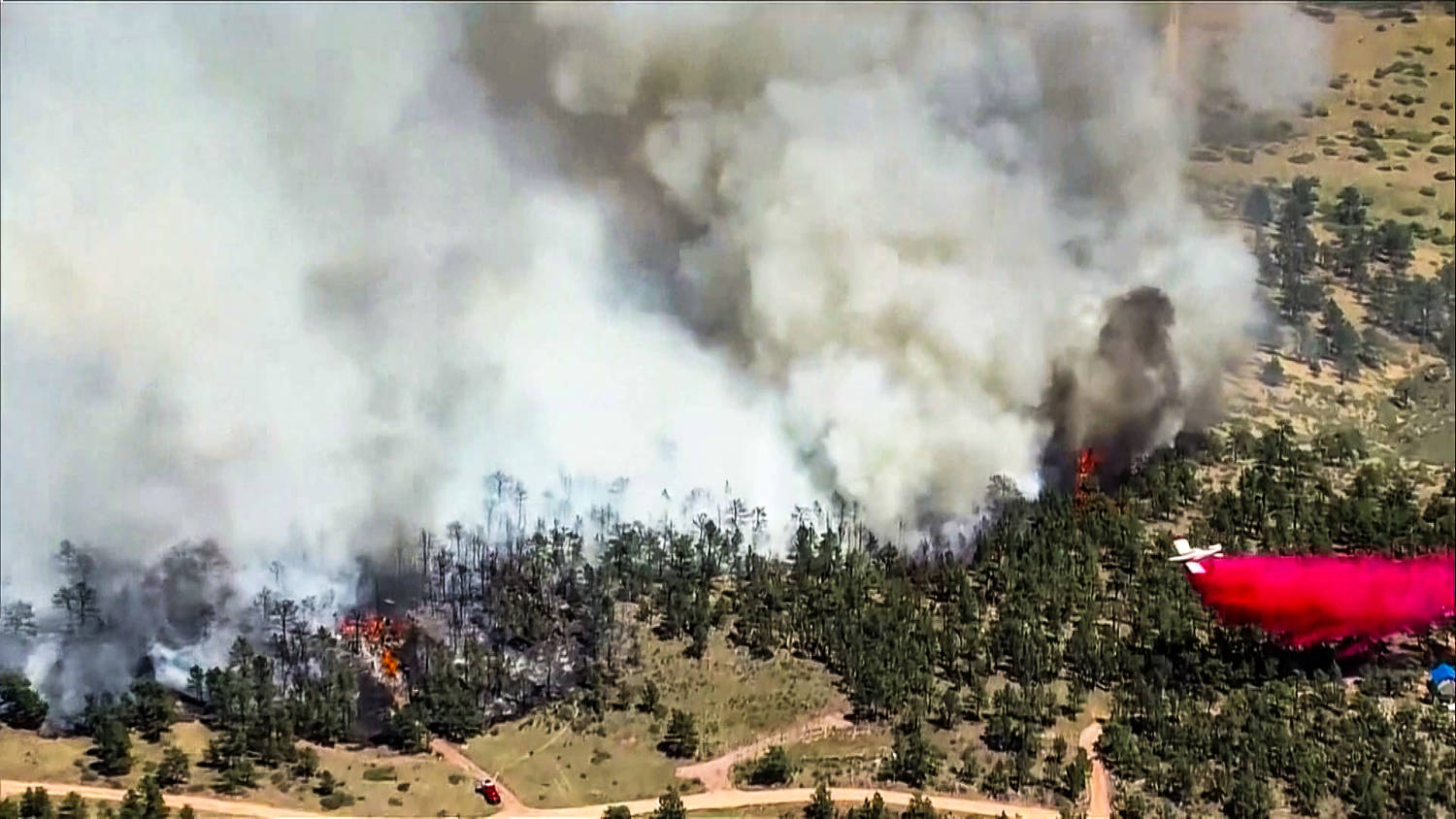 At least 1 person killed in Colorado's Stone Canyon Fire; blazes force evacuations in Rockies