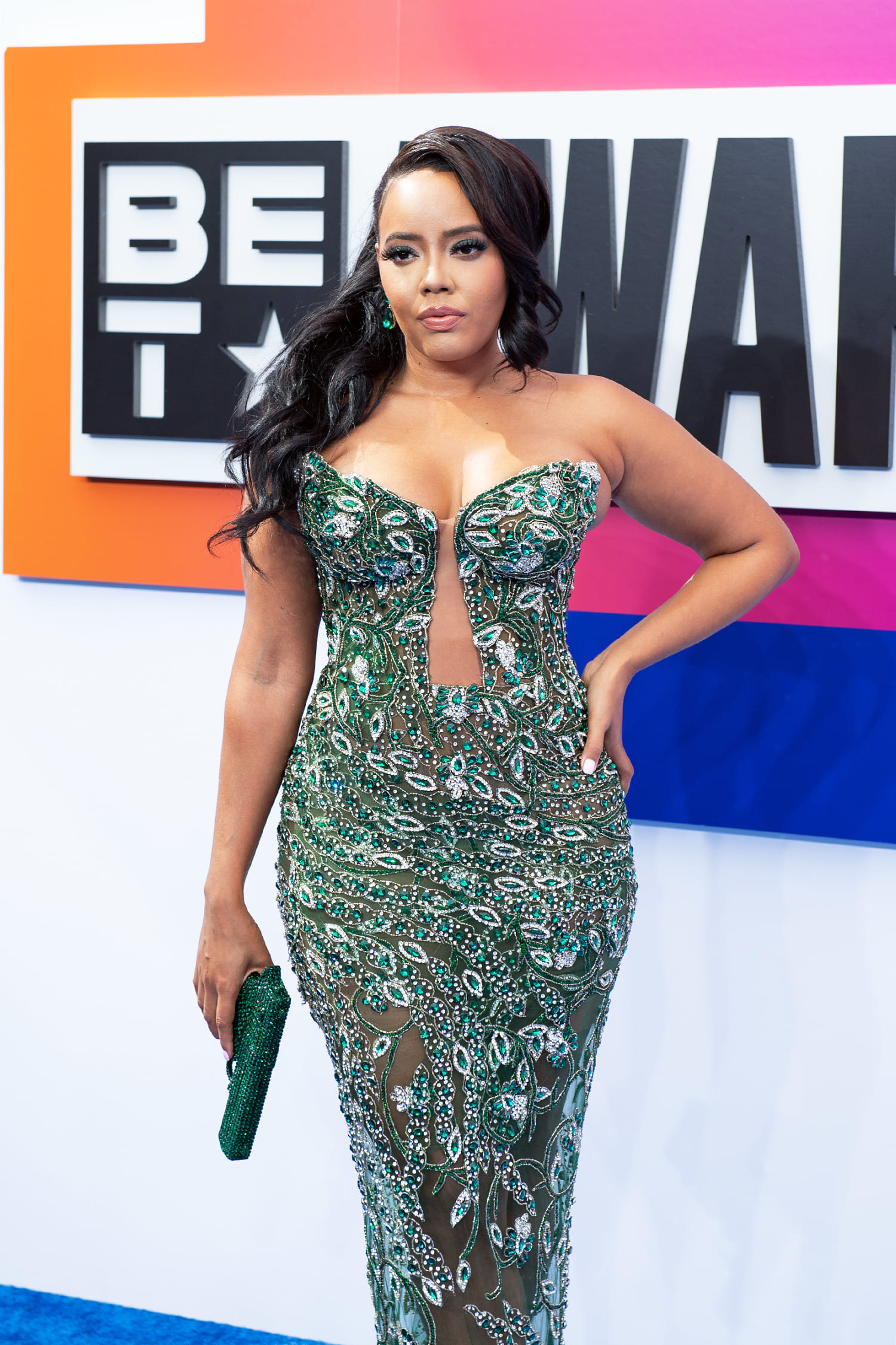 Angela Simmons apologizes for bringing gun-shaped purse to BET Awards