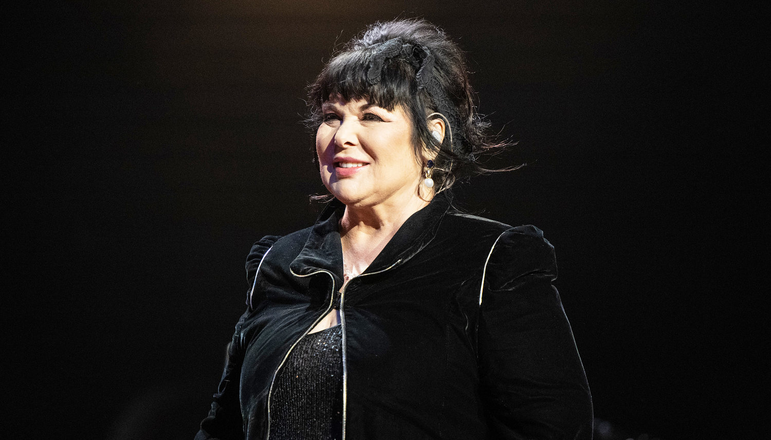 Heart’s Ann Wilson undergoing  chemotherapy for cancer, band postpones tour