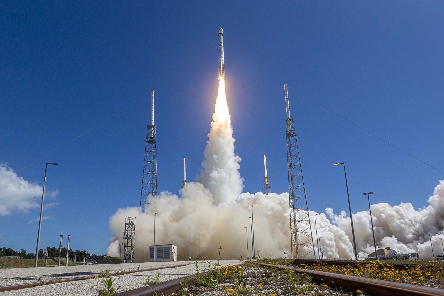 NASA weighs Boeing vs. SpaceX choice in bringing back Starliner astronauts