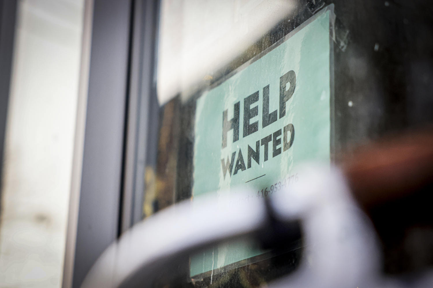 Applications for jobless benefits inch up, but layoffs remain low, labor market healthy