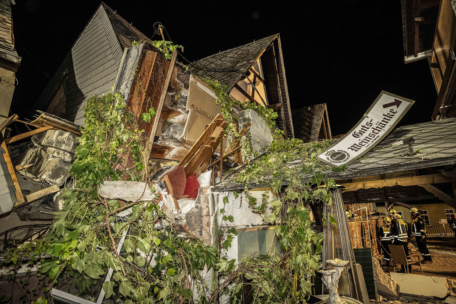 Two dead, more trapped in hotel collapse on Germany's Mosel River