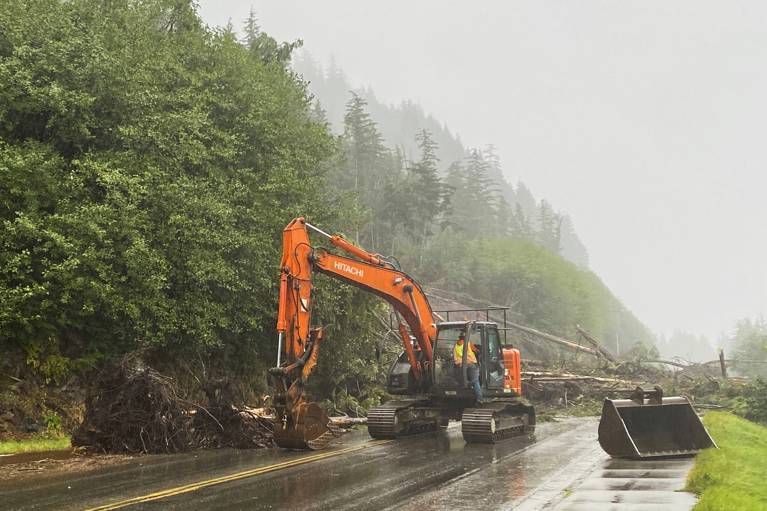 Alaska landslide kills 1 person and injures 3 in Ketchikan, authorities say