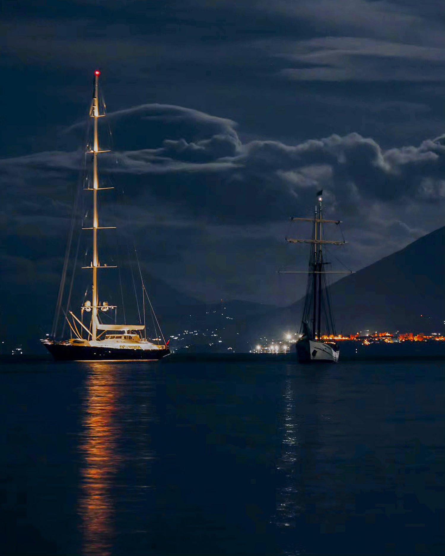 Video shows moments before superyacht went down in storm off Sicily