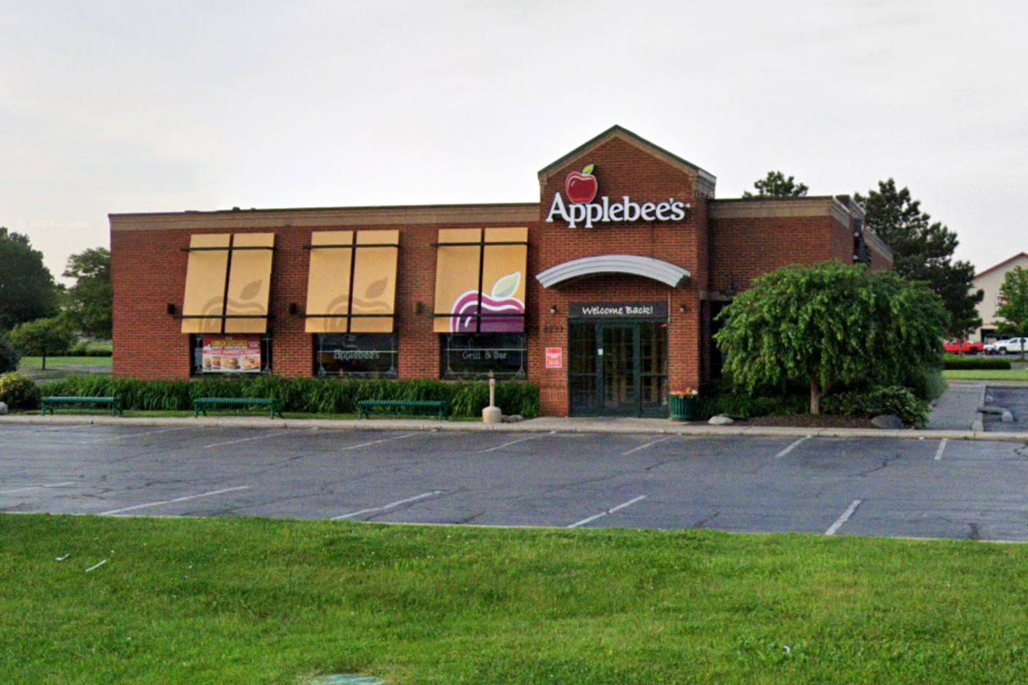 'All-you-can-eat' special ends with arrest at Indiana Applebee's