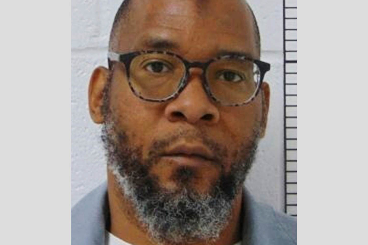 A judge weighs whether to spare Missouri man from execution after evidence was mishandled