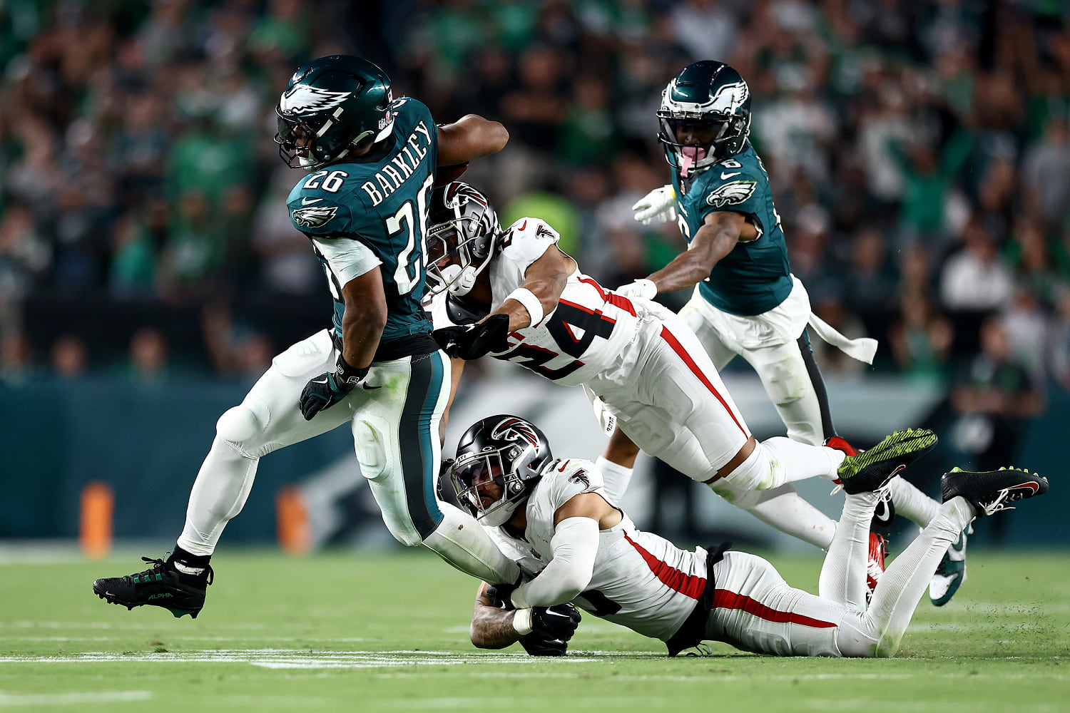 Falcons stun Eagles after Saquon Barkley drops potentially game-icing play