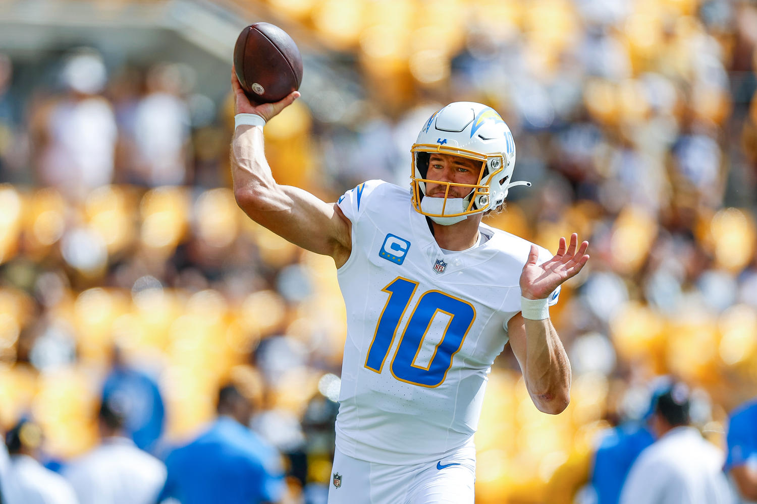 Chargers QB Justin Herbert leaves loss vs. Steelers early with ankle injury