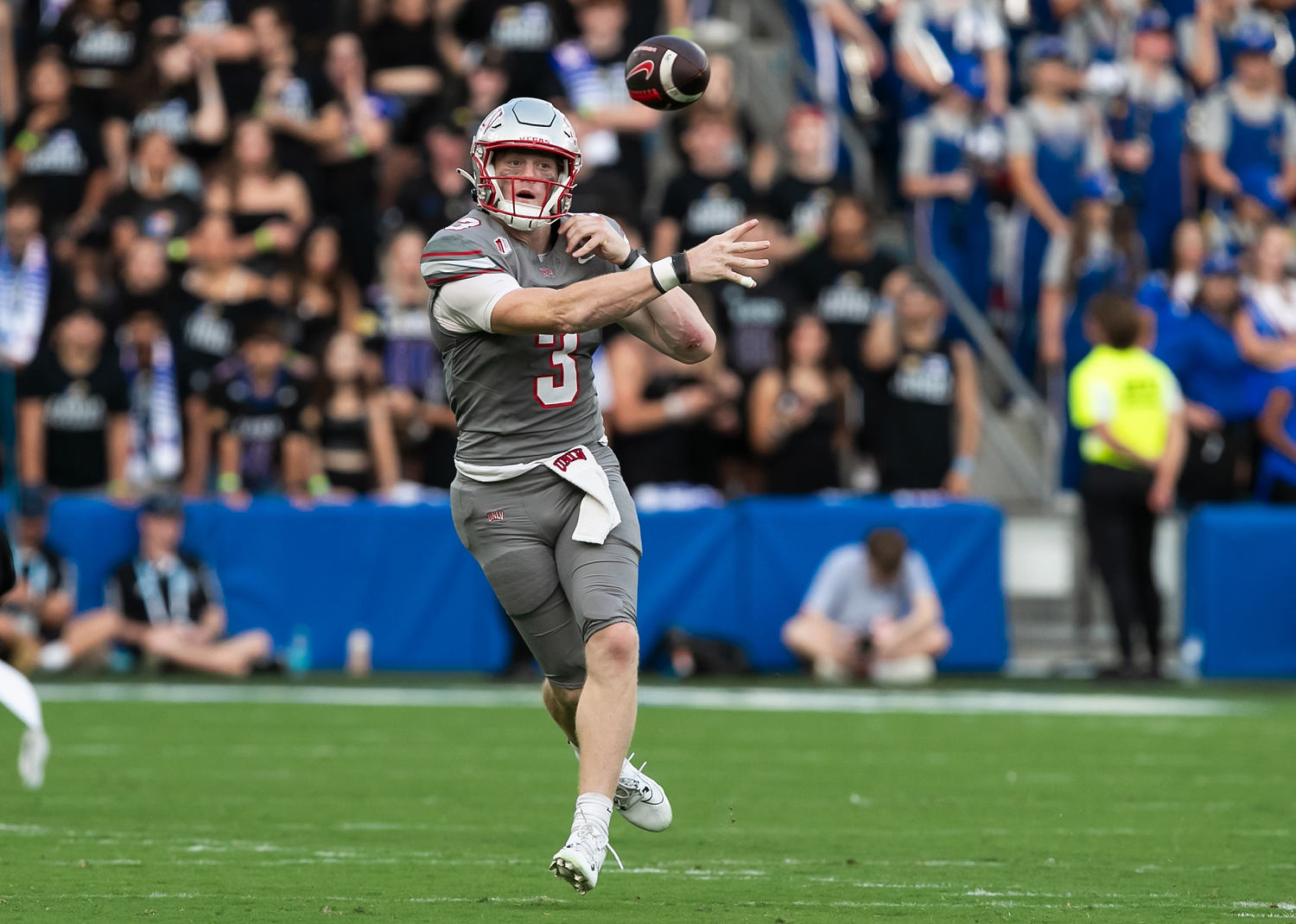 UNLV QB quits, claims ‘commitments’ were unfulfilled in what could be first midseason pay dispute in college football