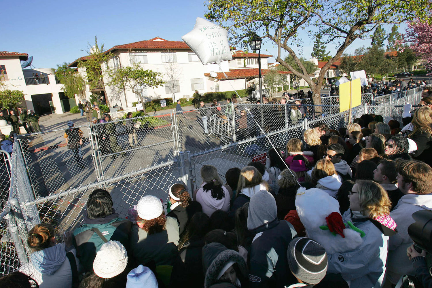 Explosion at California courthouse where Michael Jackson was once tried