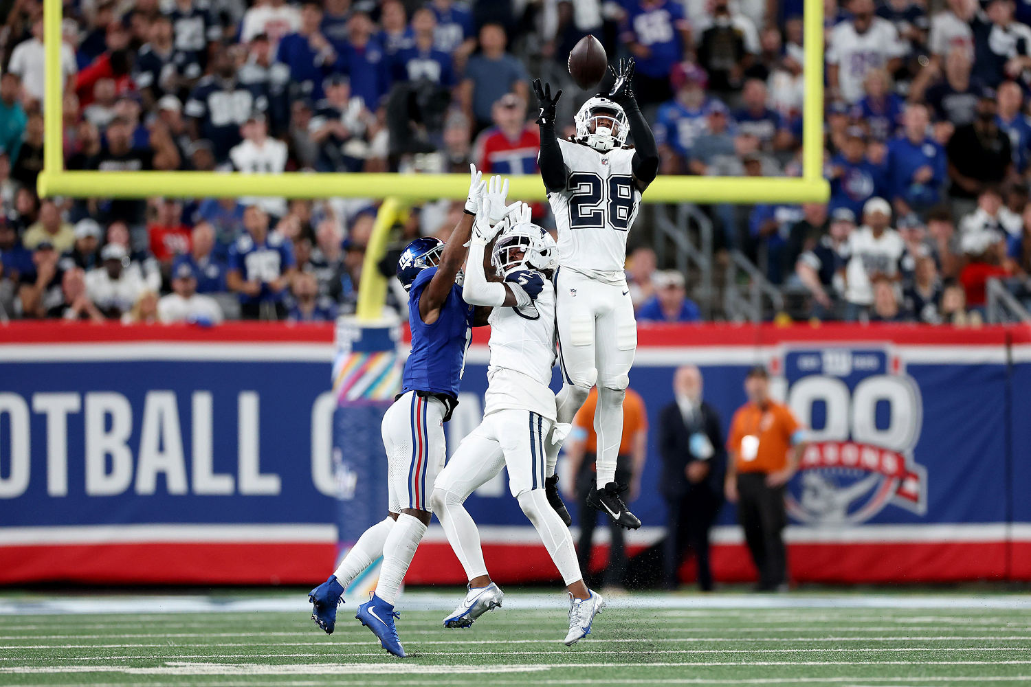 Cowboys defeat division rival Giants in 'Thursday Night Football'