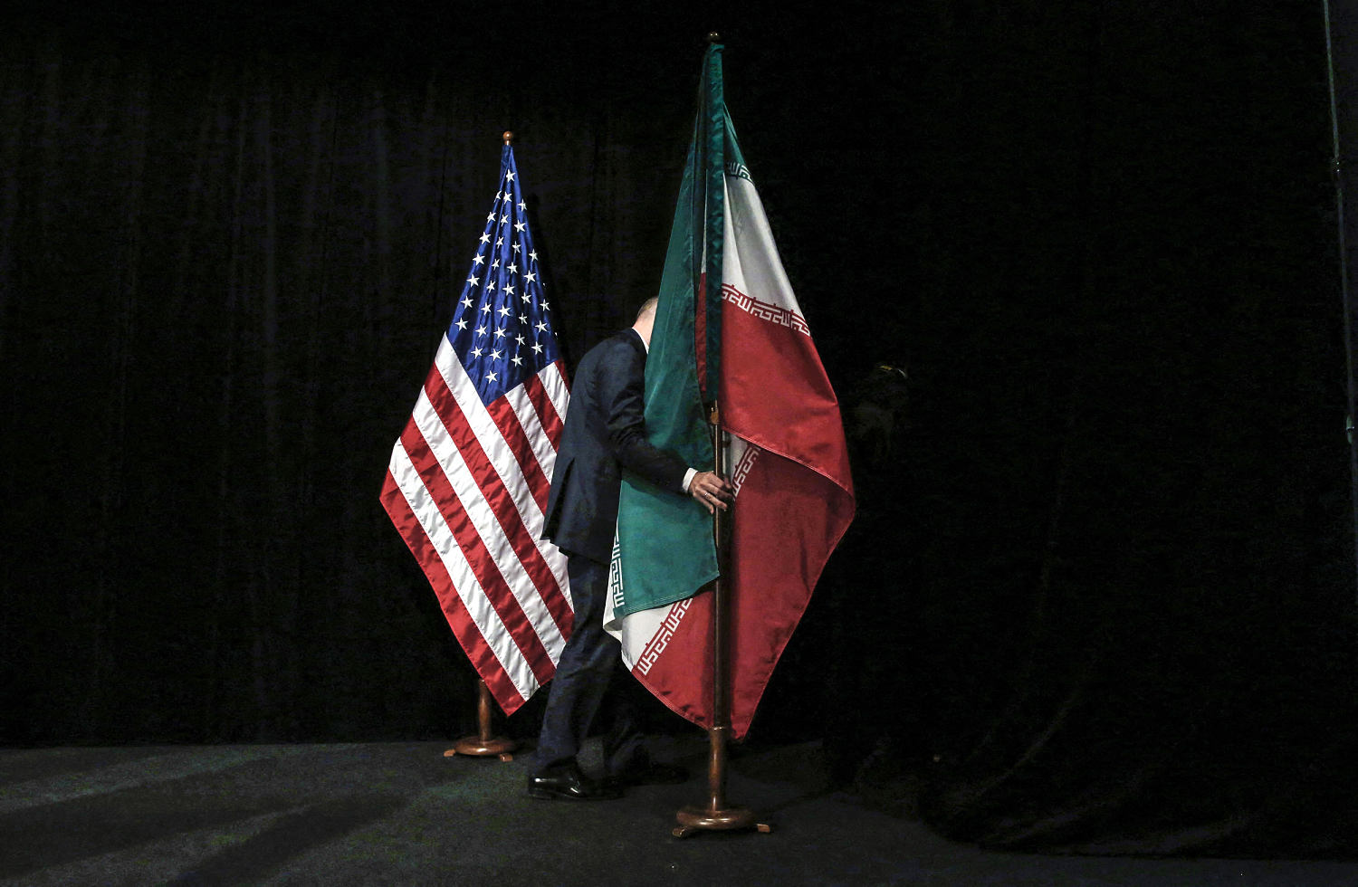 240926 iranian flag american flag ew 257p bf5252