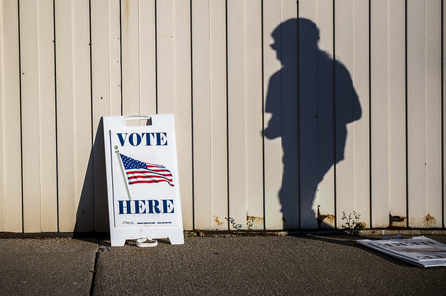 Top Democrat urges Biden admin to do more to help local election officials fight disinformation